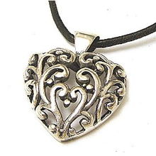 禾場925銀海盜系列 心型鏤空花復(fù)古銀吊墜，贈純皮項(xiàng)鏈，詮釋個(gè)性與浪漫